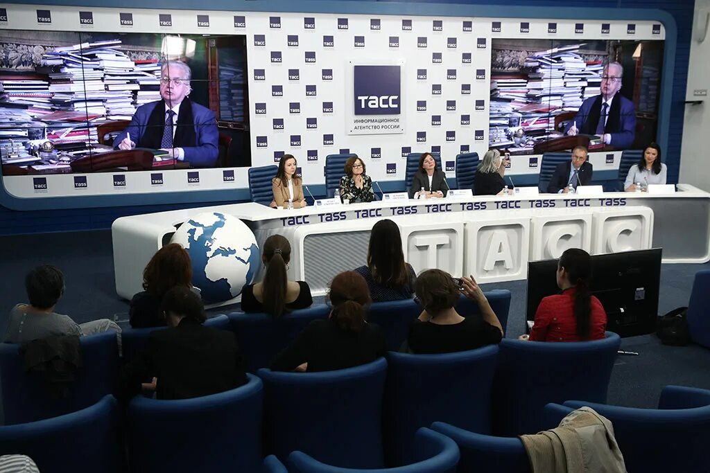 Тасс международная панорама новостей. Пресс-конференция итар тасс. итар тасс конференция. итар тасс журналистка. пресс конференция тасс.