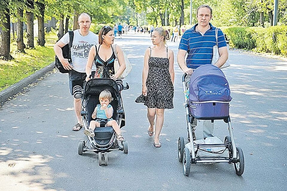 Коляска с сиденьем для старшего. Коляска трость. Коляска это что за слово. Получить коляску. Коляски в аренду москва детские.