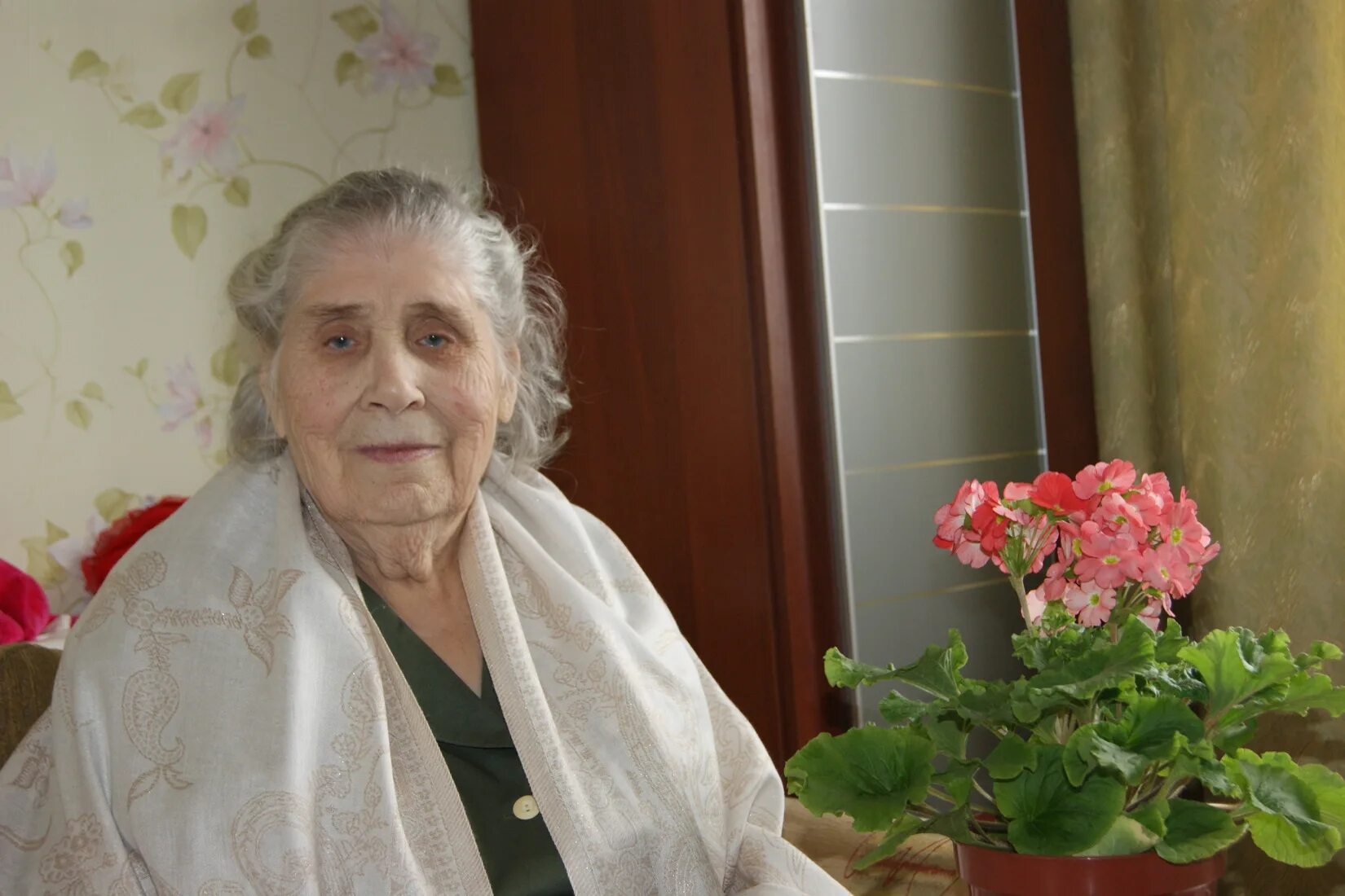 Сегодня исполнилось 100 лет. Сегодня исполнилось 100 лет