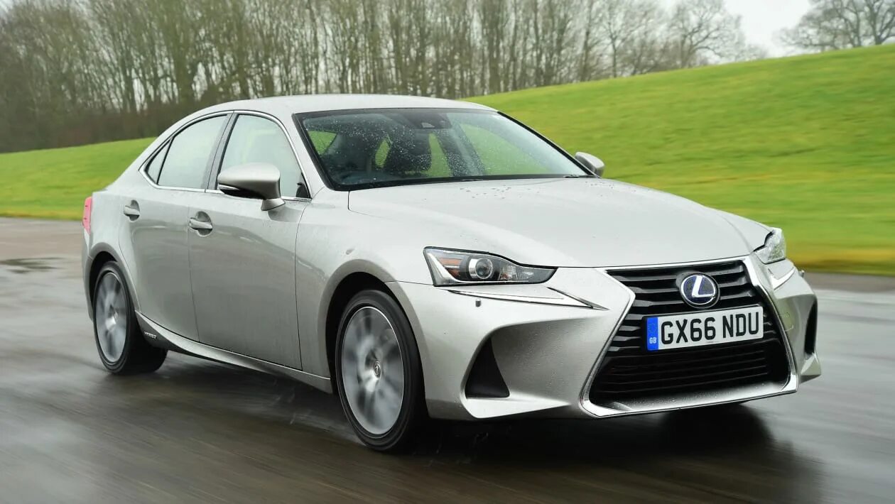 Lexus xe30. Лексус is 300h гибрид. lexus is 300 2025. лексус седан гибрид 2014. лексус 300h гибрид 2016.