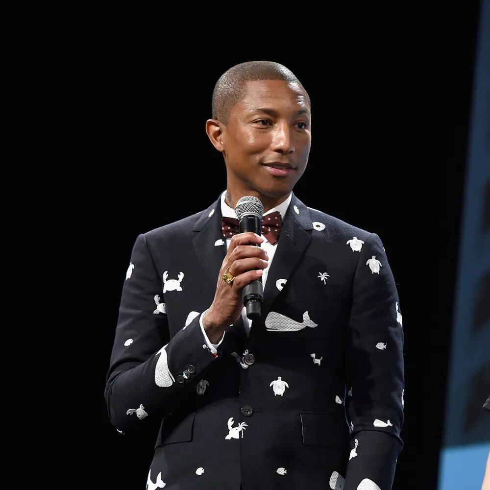 Pharrell williams feel. Знаменитости музыканты. знаменитые музыканты 2025. music studio pharrell williams. красивые музыканты 2025 популярные.