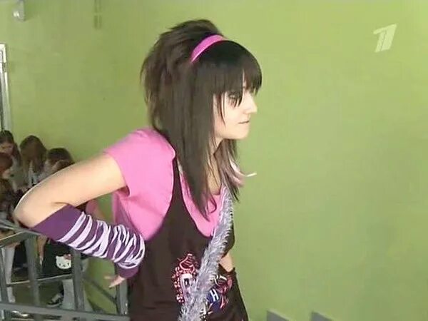 Анна носова школа. Сериал школа аня носова. Валентина лукащук сериал школа. Школа гай германика аня носова. Аня эмо.