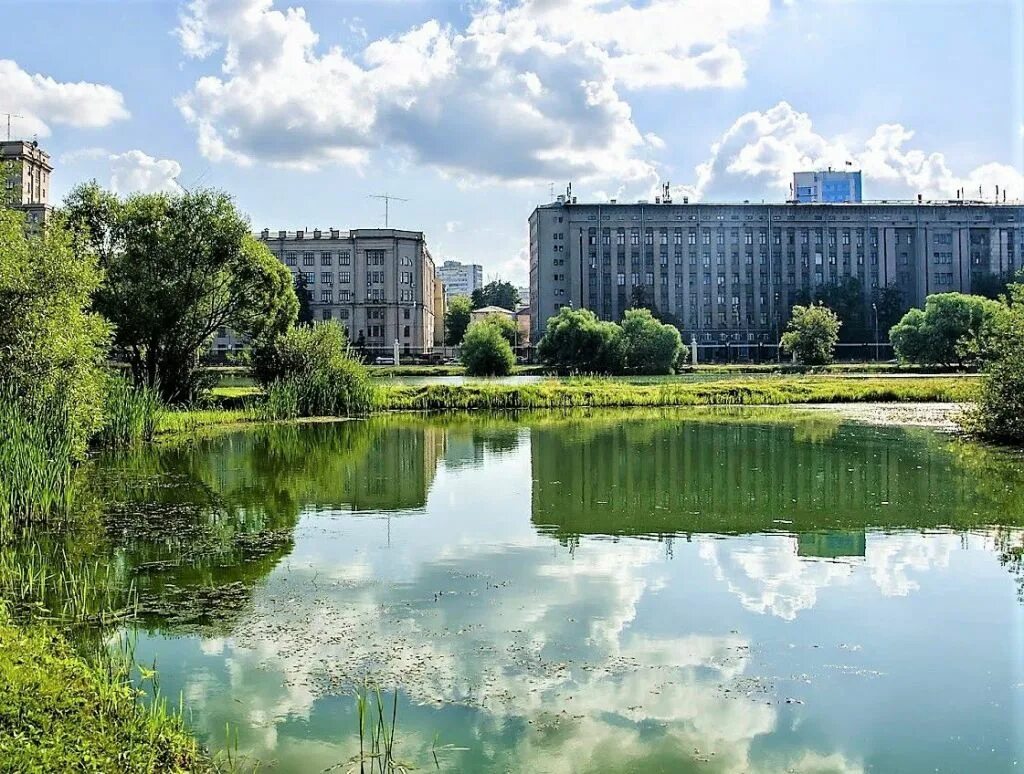 Лефортово москва. Район Лефортово. Лефортово (район Москвы). Лефортово улица Золотая. Дворец в Лефортово.