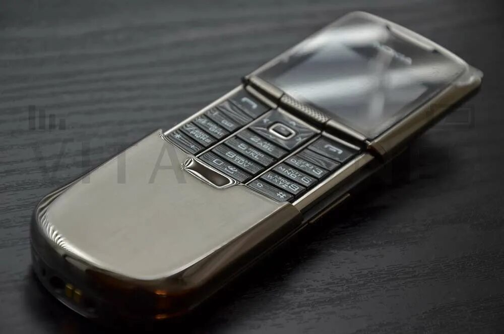 Телефон в металлическом корпусе. Nokia 6700 tv mobile. Lg me 770. Кнопочный телефон раскладушка itel. 8800 серебро нокиа серебро.