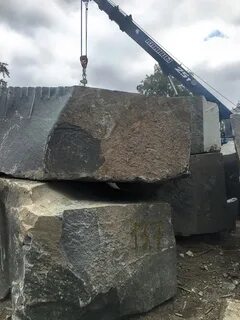 Гранитные блоки
