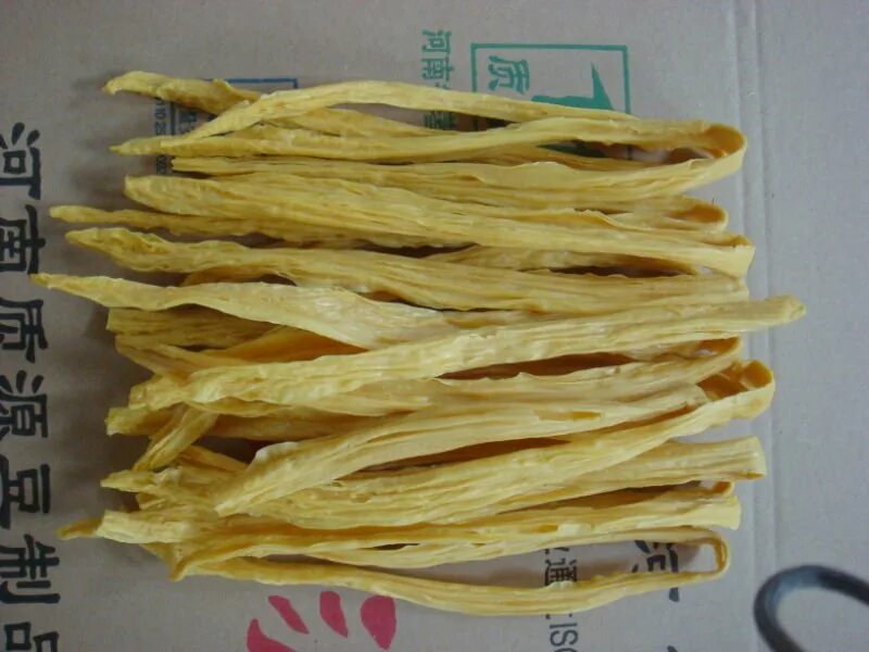 китайские соевые снеки. соевые палочки острые. соевые снеки. латио палочеи соевые палочки. китайские острые соевые палочки.