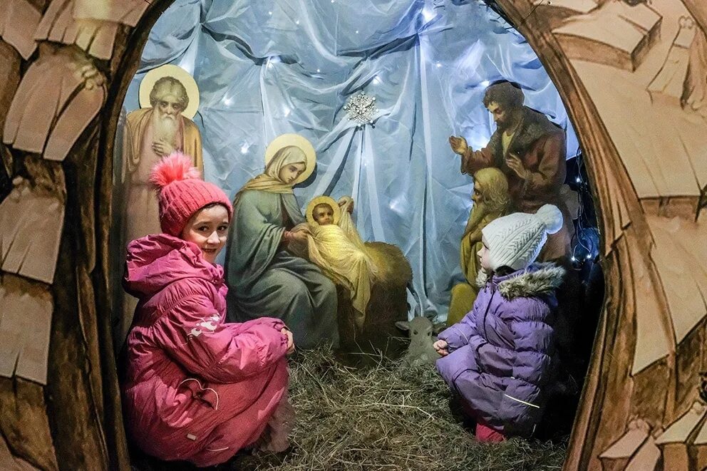 краснотурьинск церковь вертеп. вертеп в храме на рождество христово. что такое вертеп рождественский в православии. рождество христово рождественский вертеп. вертеп рождественский в церкви.
