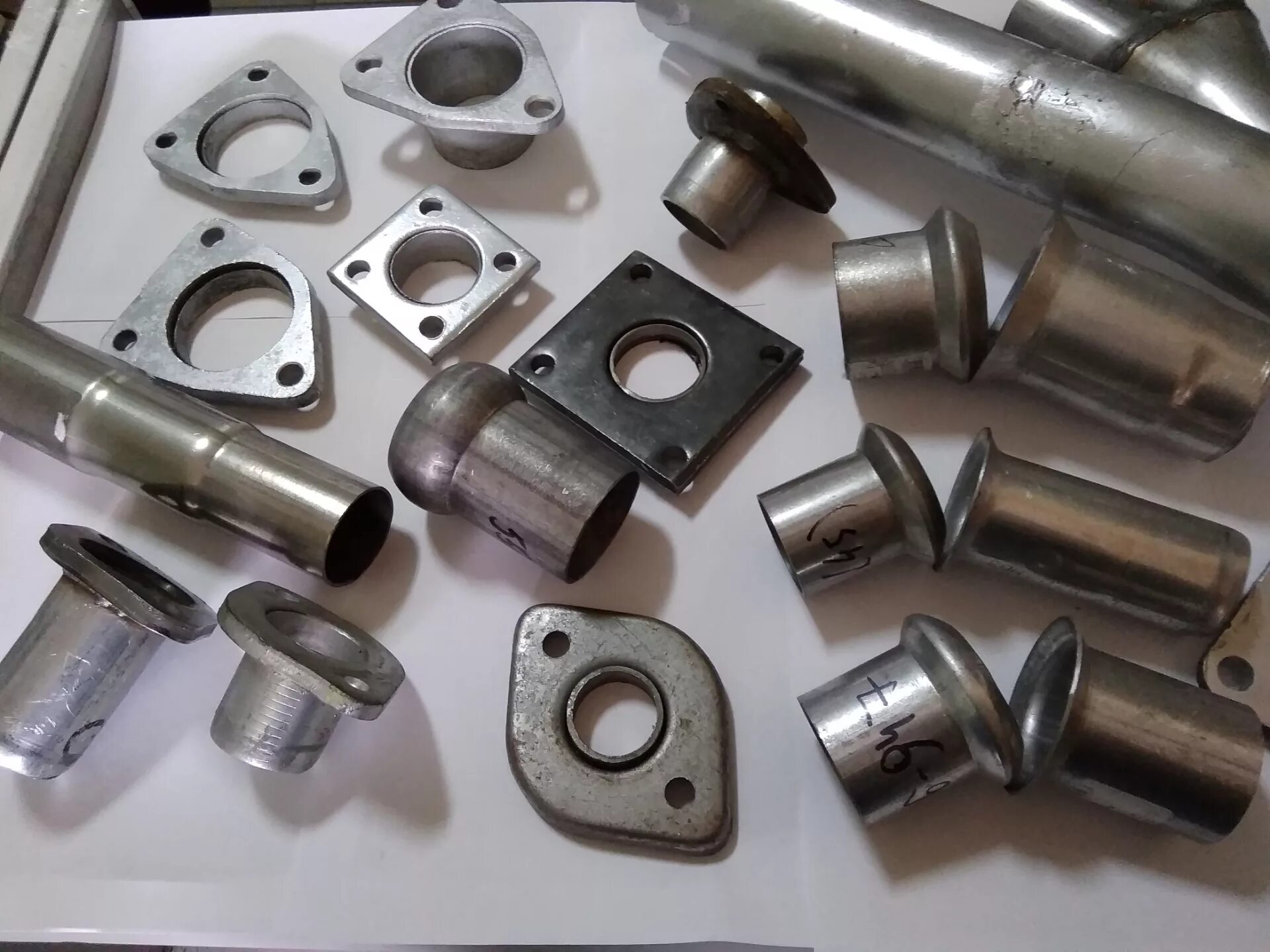 Ремкомплект фланцев глушителя автомобиля. Ремкомплект приемной трубы логан 1. Бандаж для ремонта глушителя (высокотемпературный) 101,6*50 мм (er-400) "abro". Фланец глушителя 50-55. Ремкомплект выхлопной системы.