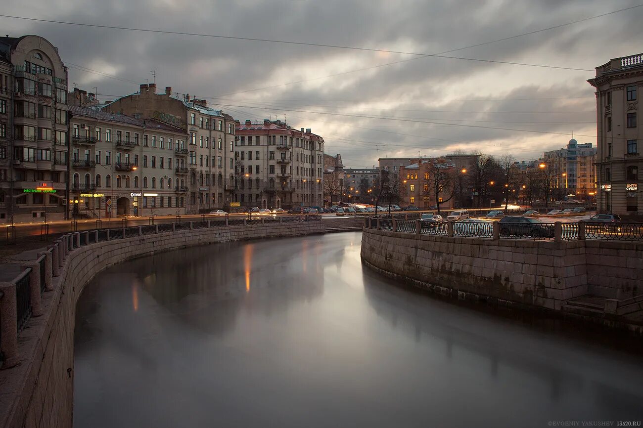 Работа петроградка. Река Карповка Санкт-Петербург. Набережная реки Карповки. Питер набережная Карповки. Река Карповка набережная реки.