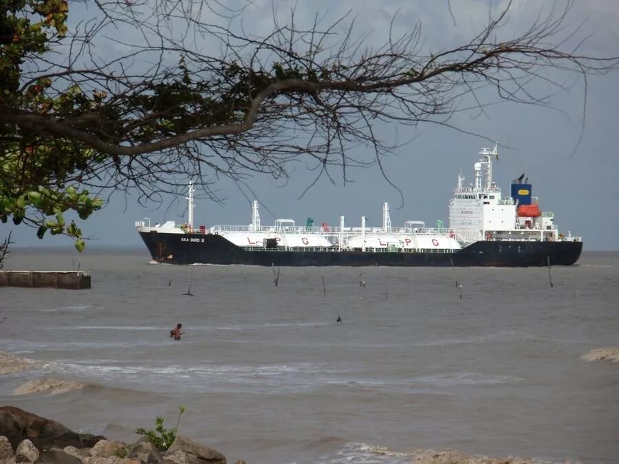 Танкер персей владивосток. Судно гермес владивосток. Танкер гермес фото. Альфа гермес судно. Shipping vehicle.