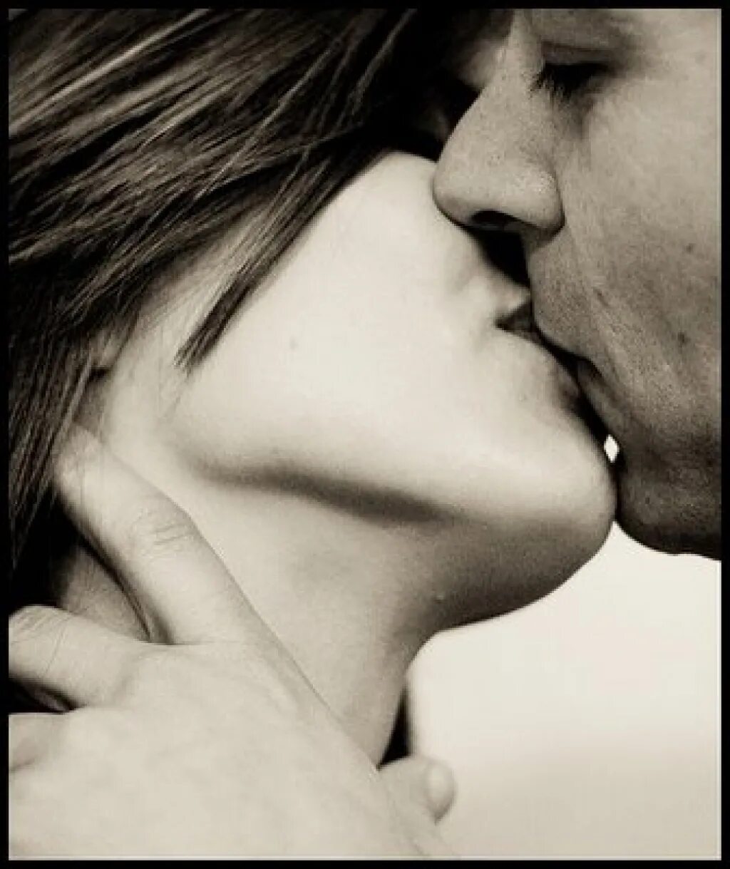 Поцелуй в засос с языком. Поцелуй в засос. Целуются в засос. Красивые фотографии в засос.