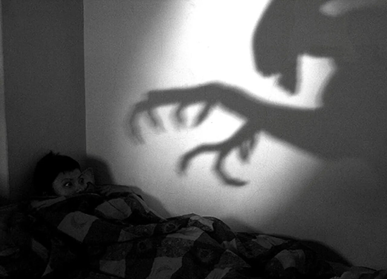 Спать хоррор. Сонный паралич Бабадук. Страшные монстры под кроватью.