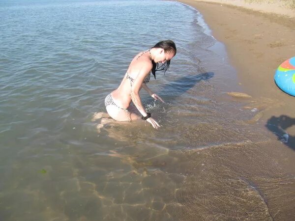 Angelina petrova декольте. Доска 2 соска девушки. Девушки селфи личное на пляже. Доска с сосками. Плоская девушка.