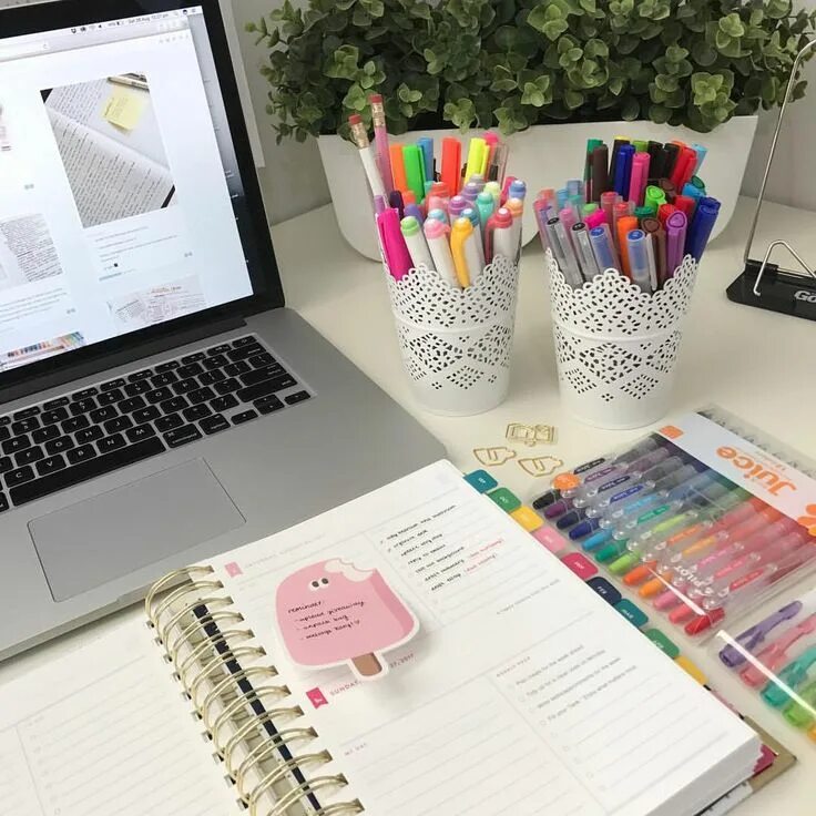 Мотиватор на учебу. Обои мотивирующие на учебу. Эстетичный стол для учёбы. Ежедневник мотивация. Study blog.