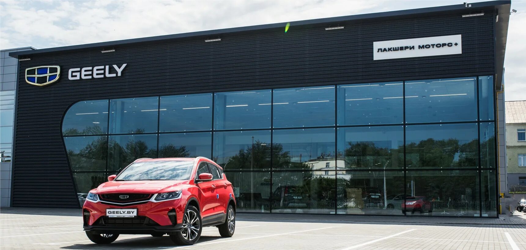 Дилеры в минске. Автосалон минск. Автоидея минск. Независимости 165а минск ферико. Автосалон рено.