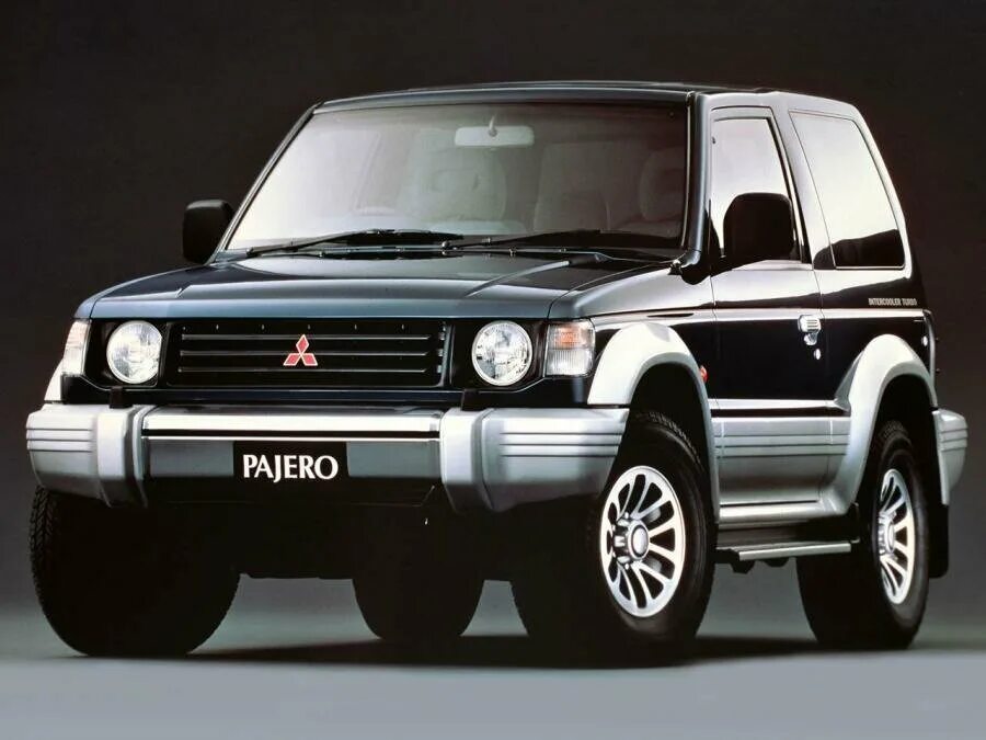 Pajero 2.8. Митсубиси Паджеро 2 поколения. Mitsubishi Pajero 2 1991. Мицубиси Паджеро 1991. Митсубиси Паджеро 2 дверный.