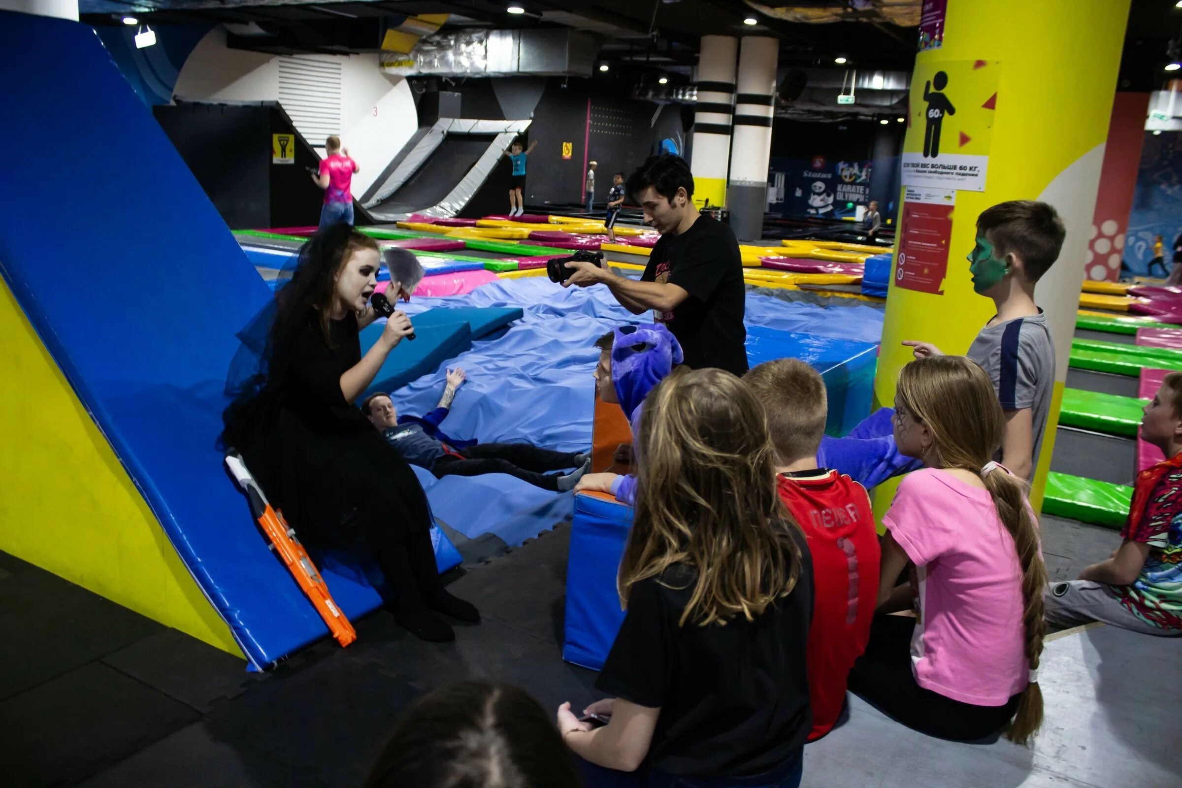 ,рио kids, активити-парк. Новосибирский зоопарк новосибирск. Куда сходить в новосибирске компанией. Батутный центр новосибирск огонь. Куда сходить в новосибирске компанией.