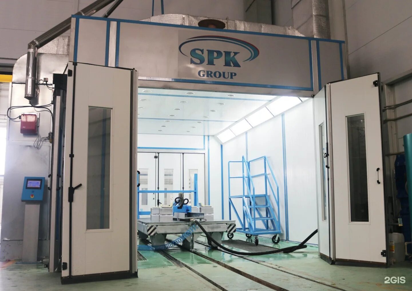 Spk group. Уральская станкопромышленная компания. spk group екатеринбург. моечная камера. рентген камера на производстве.