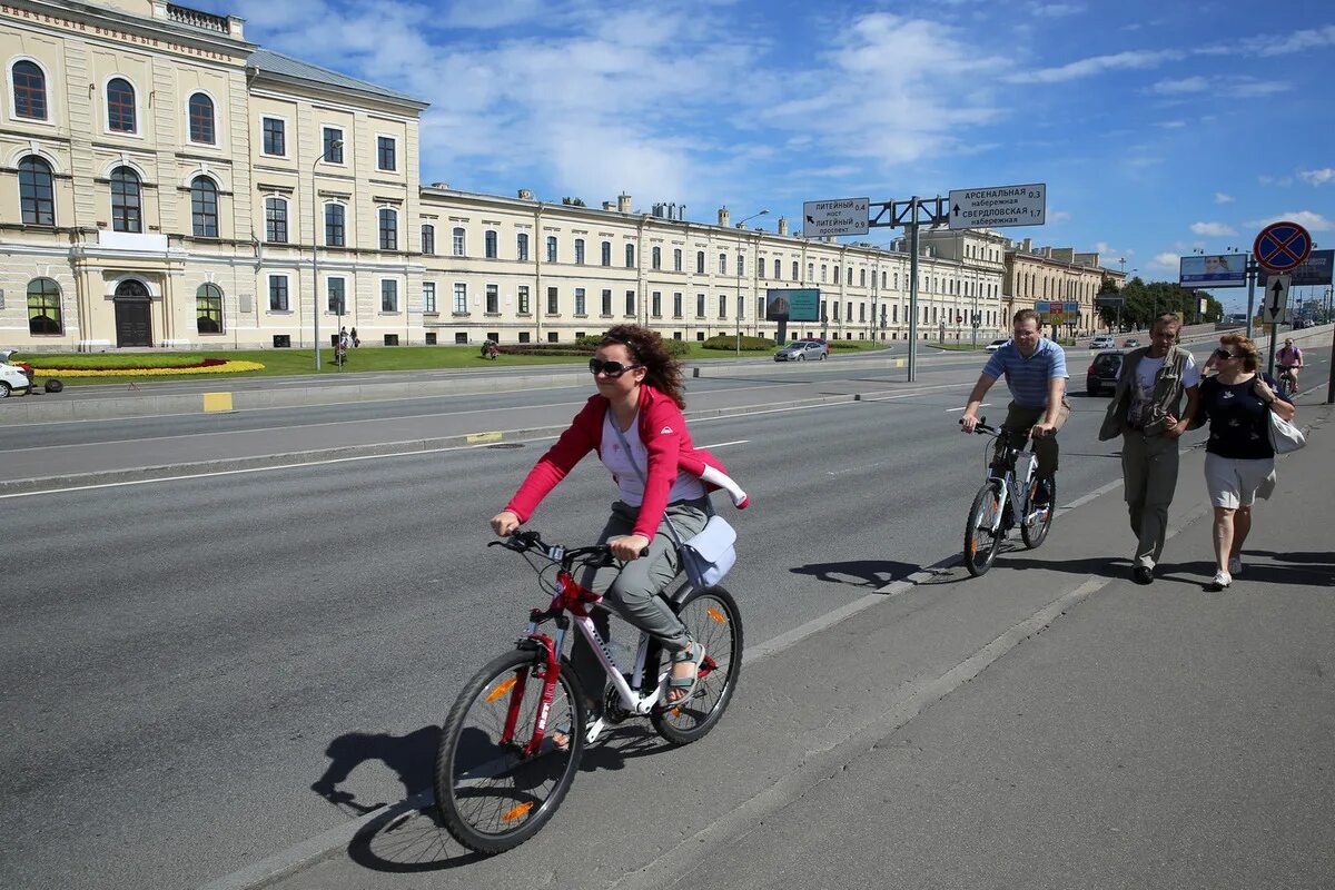 Велосипед в городе. Велосипедисты СПБ. Велофестиваль 21 мая. Велофестиваль фото. 19 мая спб