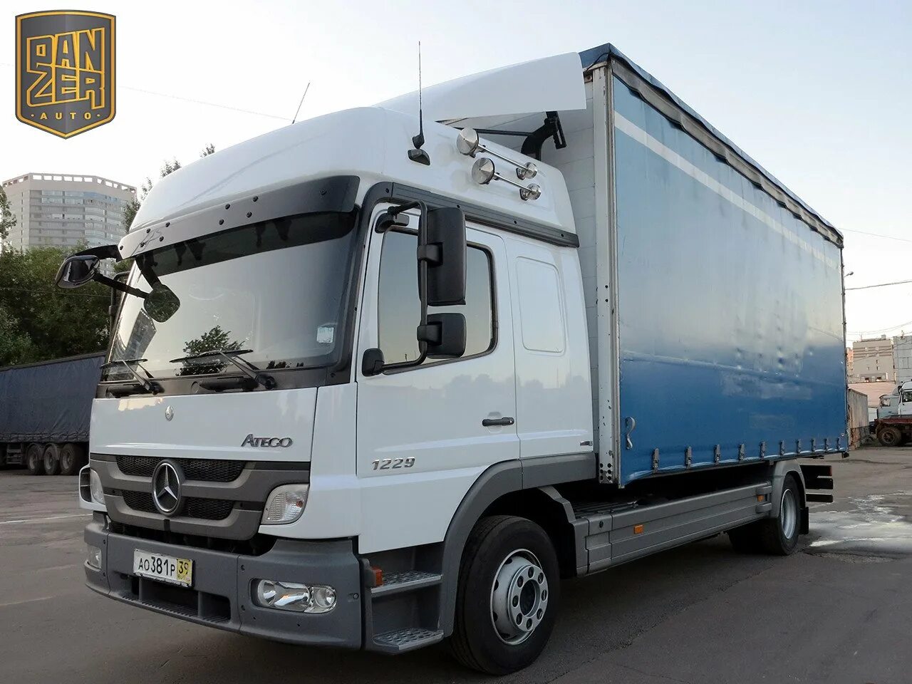 Грузовики до 12 тонн. Mercedes-Benz Atego 1229. Mercedes Atego 1229 l. Мерседес Атего 5 тонник. Мерседес Атего 10 тонник.