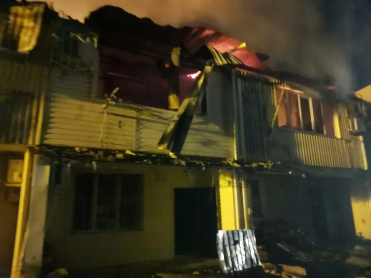 Пожар в туапсинском районе. Нпз туапсе пожар. пожар в пгт новомихайловский. пожар в туапсе вчера.