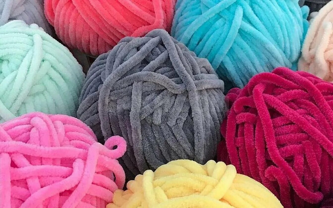 Из чего состоит пряжа. Velvet пряжа 90042. пряжа clow yarn knitting. плюшевая пряжа. плюшевые нитки для вязания.