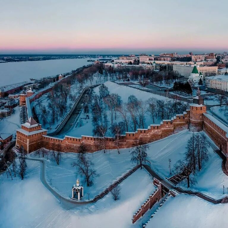 Какие города стоит посетить зимой. Петр фрязин нижегородский кремль. нижегородский кремль зимой нижний новгород. петр фрязин архитектор. нижегородский кремль духник.