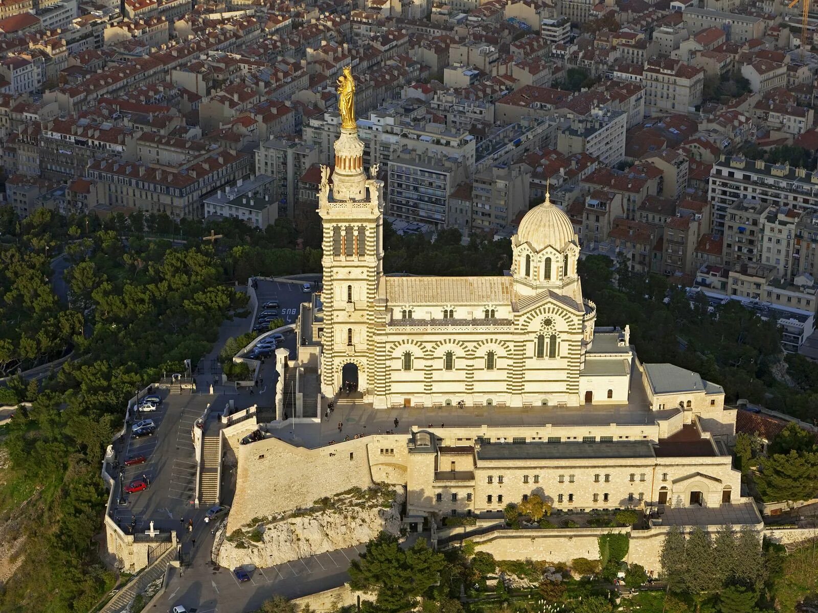 Собор парижской богоматери статуи. Но р дам. Химеры собора парижской богоматери. Но р дам. Собор парижской богоматери витражи.