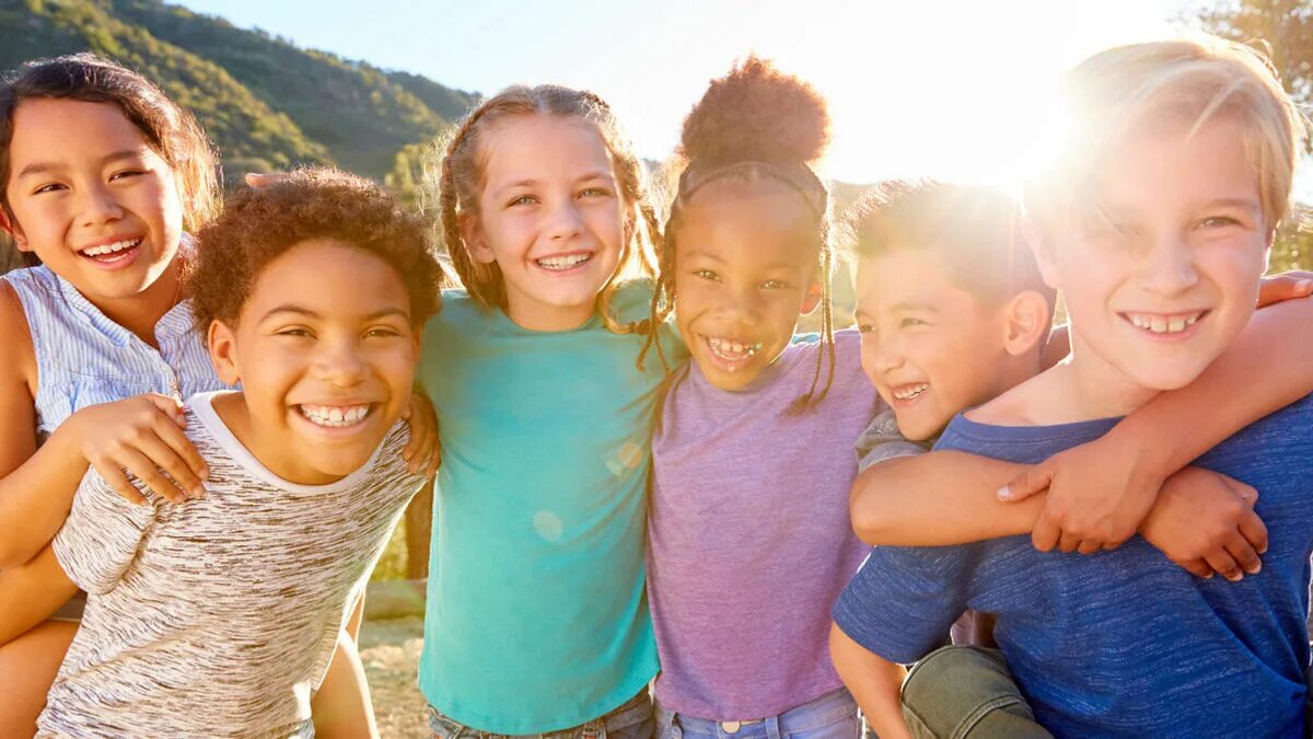 Эти дети сообщество. Друзья дети сидят фото клипарт. Th picture of kids who are playing with friends. Группа детей. Дети в детском саду.