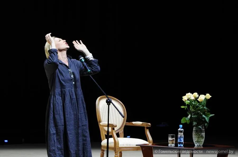 Творческий вечер елены яковлевой. Творческий вечер елены яковлевой. Елена яковлева творческий вечер. Постановки с еленой яковлевой. Елена яковлева каменская ноги.