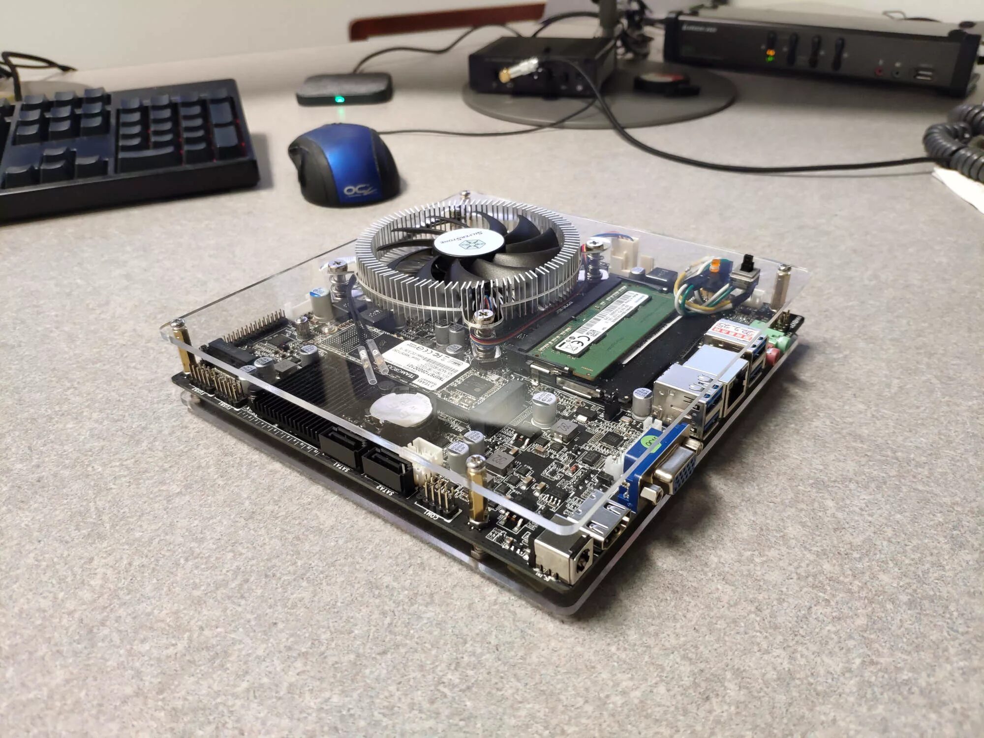 Thin itx. Thin mini-itx. thin mini-itx корпус. thin mini itx case. thin mini itx am4.
