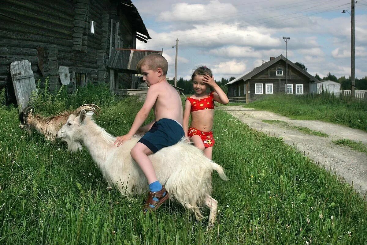 Лето в деревне. Жизнь в деревне. Фотосессия в деревне летом. Деревне жить.