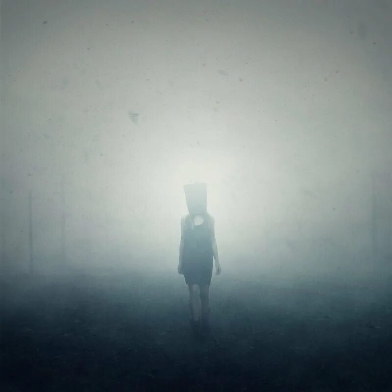 Пустая душа 4. Человек в тумане. Силуэт в тумане. Девушка в тумане. Силуэт человека в тумане.