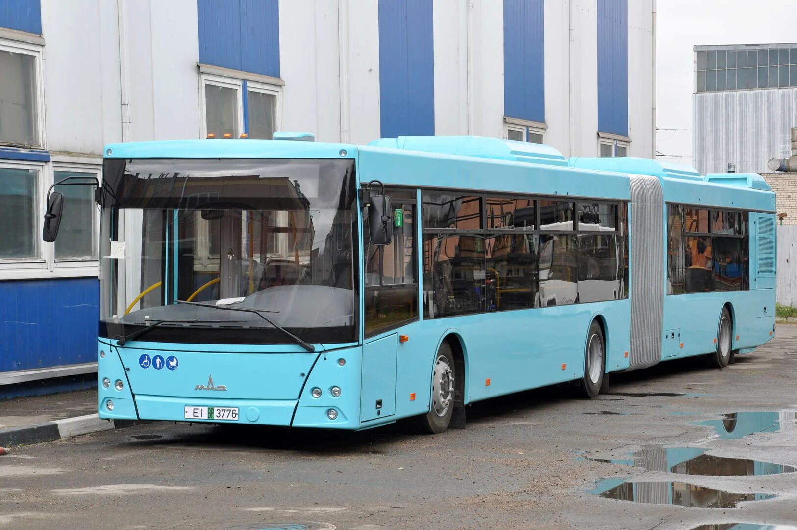 Маз 303. Маз автобус 2022. 169. Перронный автобус маз 271. Минский автомобильный завод автобус маз.