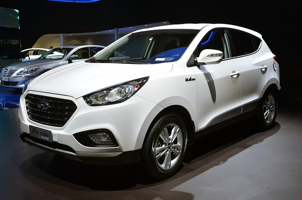 Купить хундай в омске. Hyundai Tucson 2015. Hyundai Tucson 2014. Hyundai Crossover 2014. Hyundai кроссовер 2015.