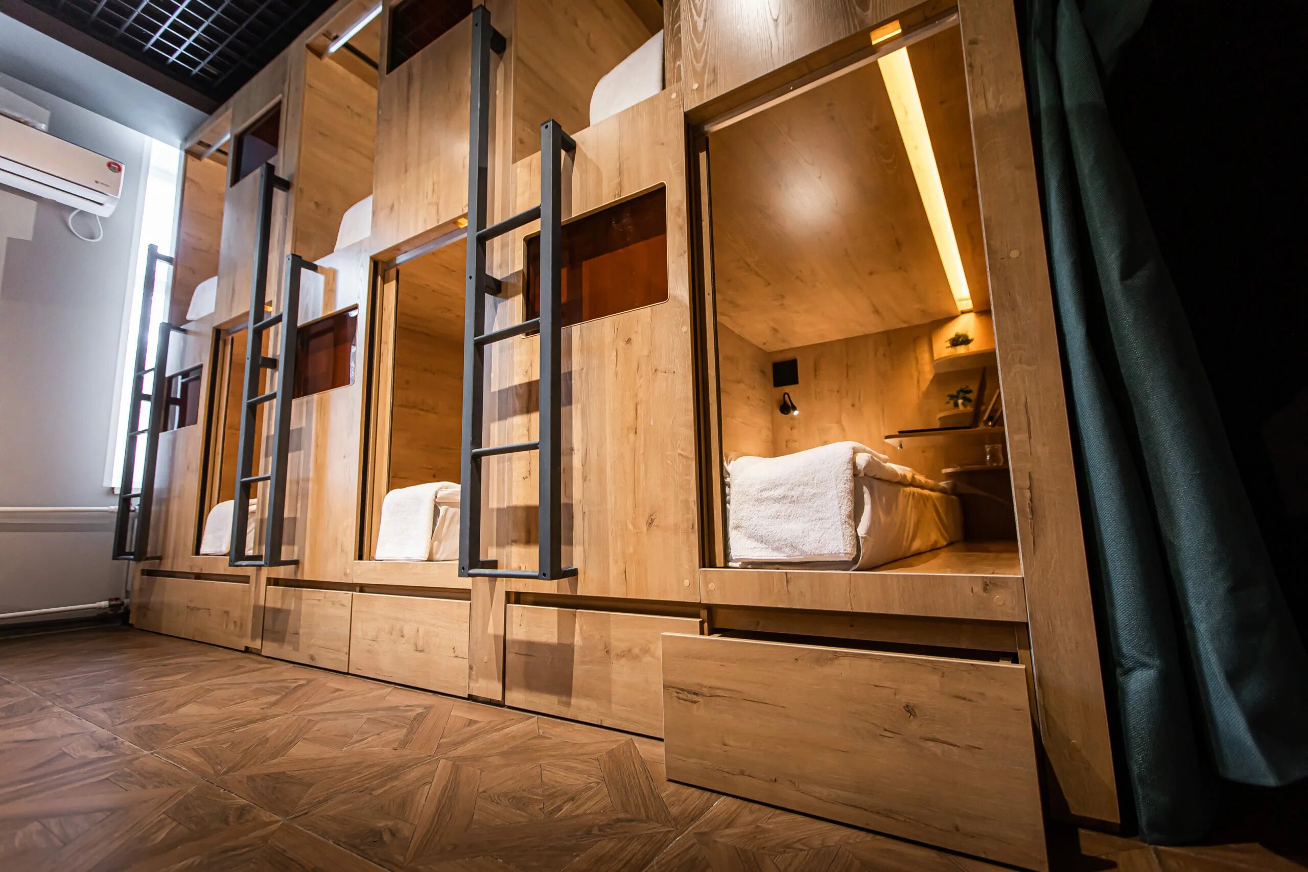 Capslock hostel новосибирск. Капсула новосибирск отзывы. Капсульный отель (capsule hotel), гаага. Капс лок хостел казань. Капсульный отель в аэропорту толмачево.