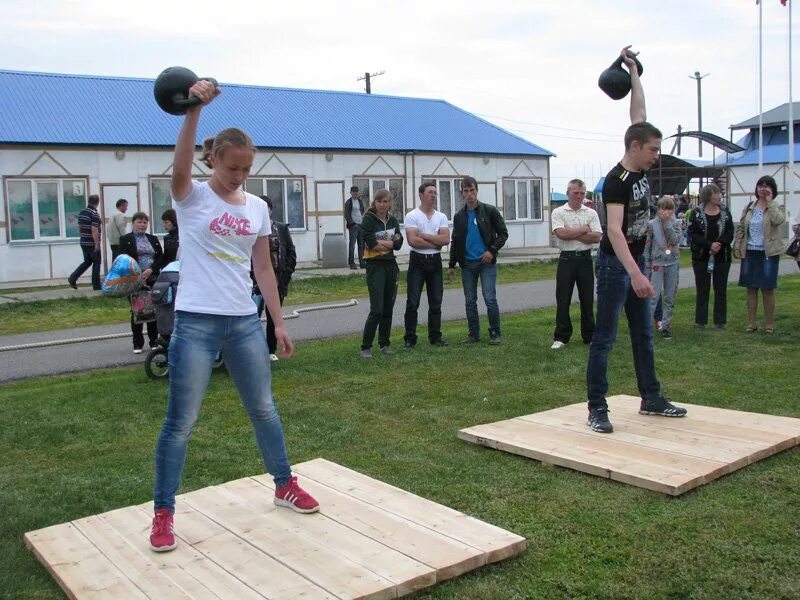 Новости мишкино. Частоозерская школа искусств. Бутырино Частоозерский район. Группы села Частоозерская. Юбилей села Архангельское Исетского района гиревой спорт.