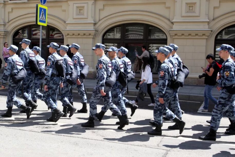 В москве более восемьсот уличных