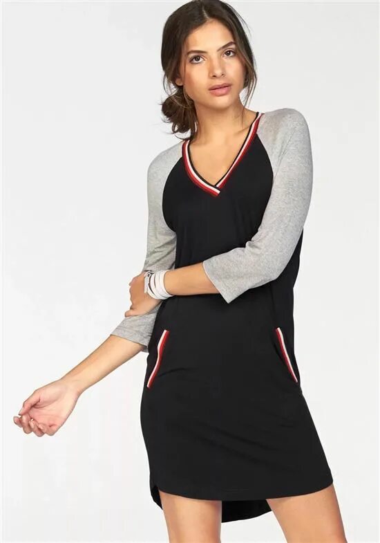 Кофта с рукавом реглан. Спортивное платье из трикотажа. Изделия из трикотажа. Платье raglan sleeve. Реглан трикотаж.