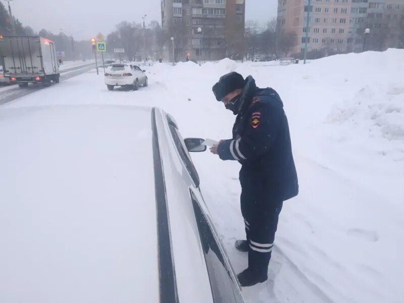 Водитель вс красноярск. Водитель вс красноярск. Дпс на трассе. Водитель вс красноярск. Гайцы газазат.