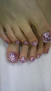 Педикюр с блеском