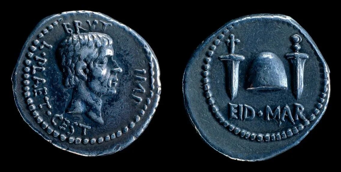 44 год до н э. Денарий брута. Julius Caesar Coin. Ides of March Coin. British Museum Ancient Coins.