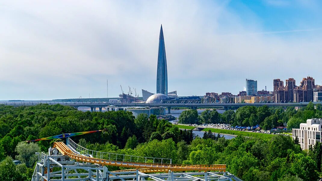 Парк диво остров в Санкт-Петербурге. Парк 300-летия Санкт-Петербурга Крестовский остров. Диво остров Питер. Парк аттракционов в Питере диво остров.