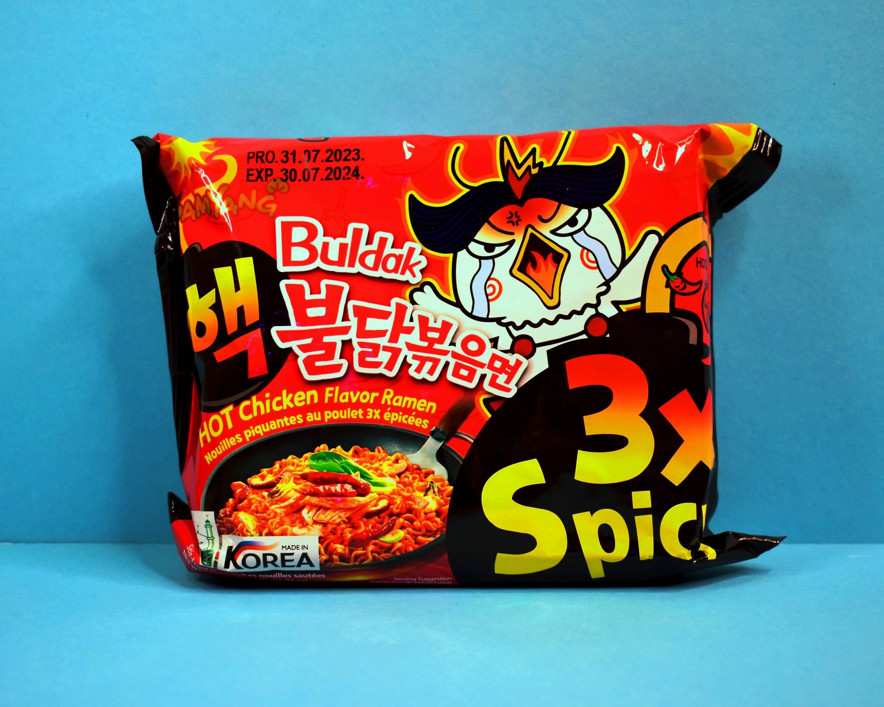 Самый не острый булдак. Buldak лапша. Buldak 3x spicy. Корейская лапша hot chicken flavor ramen. Лапша самянг хот чикен рамен.
