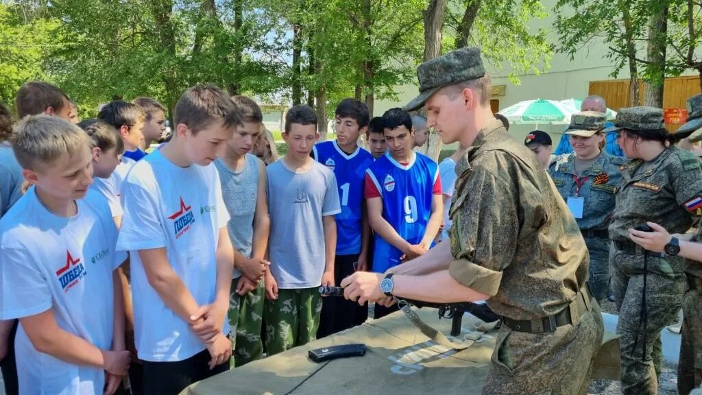 Военно патриотический лагерь Зарница. Военно патриотическая игра. Зарница военно-патриотическая игра. Военно-патриотическая игра Зарница 2.0.