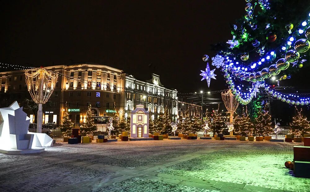 Воронеж город нового года. Площадь Ленина Воронеж 2022. Центральная площадь Воронеж 2022. Новогодняя площадь Воронеж 2022. Площадь Ленина Воронеж новый год 2022.