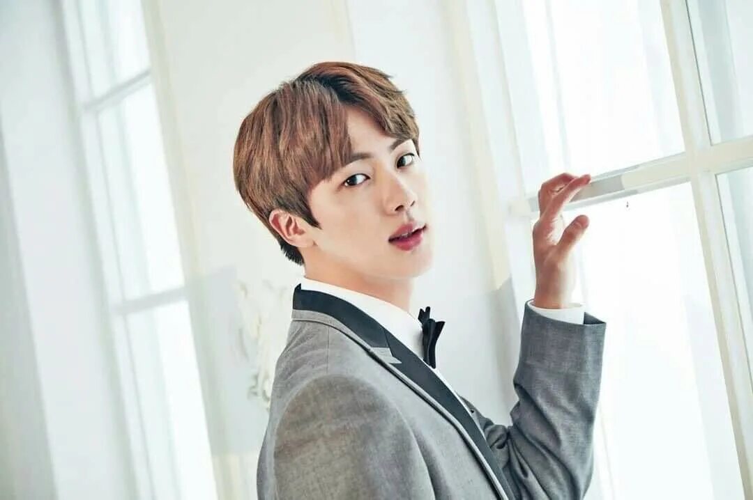 Джин bts. Джин бтс последние новости сегодня 2023. Ким сокджин black swan. Jin bts. Jin bts.