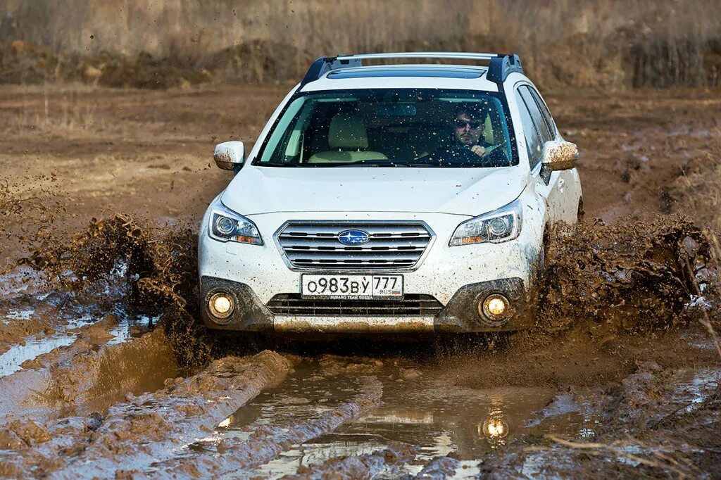 Тест драйв субару форестер. Subaru Outback 2015. Субару Аутбек тест драйв. Subaru Outback 5 поколения.