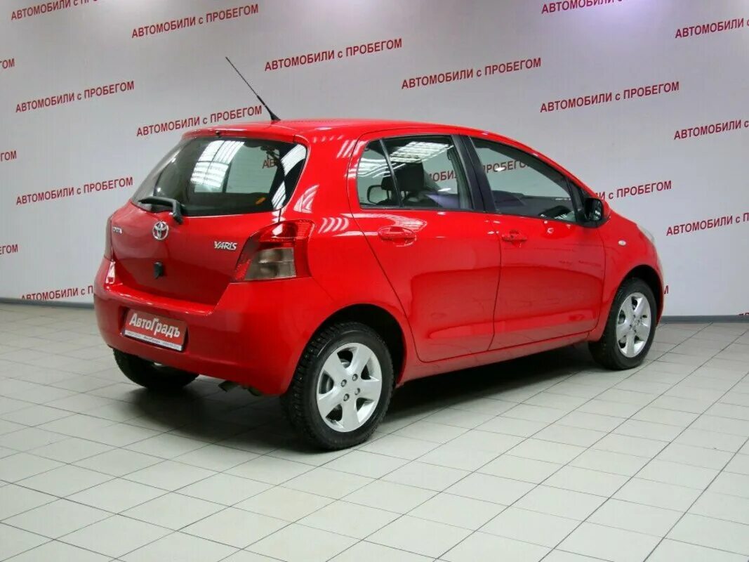 Ниссан ноут 1. Toyota yaris, 2008 1. Тойота аурис хэтчбек 2008. Kia rio 2011 в синем цвете 2 рестайлинг. Тойота аурис 2008 пробегом.
