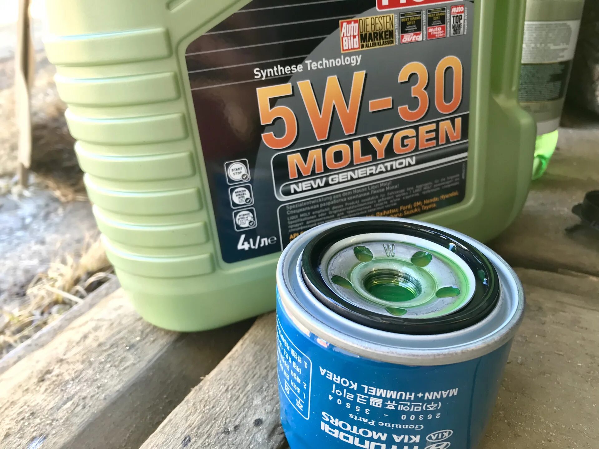 Масло молибден 5w30. Molygen New Generation 5w-30. 5w30 Molygen. Liqui Moly Molygen New Generation 5w-30 цвет. Liqui Moly Molygen New Generation 5w-40 цвет.